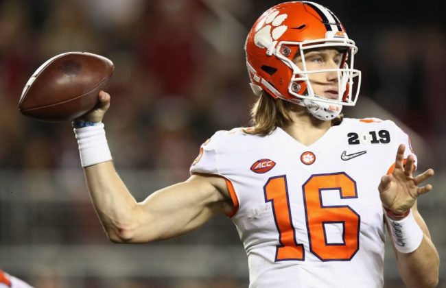 照片 – 特雷弗 – 劳伦斯 Trevor Lawrence